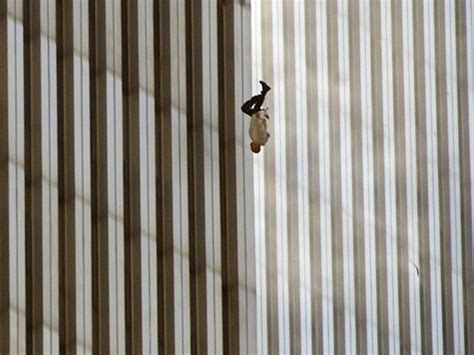 9/11 woman holding skirt down|September 11 2001 Photos: 9/11 Jumpers .